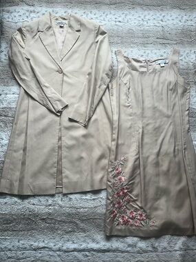 Vintage Petite Sophisticate Beige Sleeveless Dress in Satin Finish with Jacket